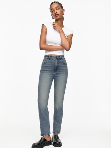 Pull&Bear Regular Jeans in Blauw