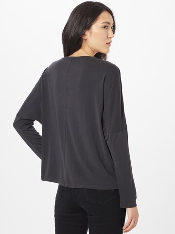 Monki Shirt in Black