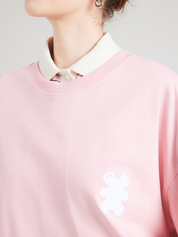 Karo Kauer Sweatshirt 'La Vie' in Pink