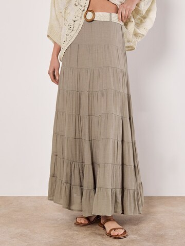 Apricot Tiered Maxi Skirt ' ' in Grau