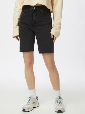 Dr. Denim Regular Shorts in Schwarz: predná strana