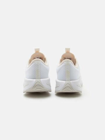 NIKE Urheilukengät 'Motiva 2' värissä valkoinen