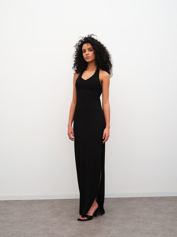 RÆRE by Lorena Rae - Vestido de noche 'Pina' en negro: frente