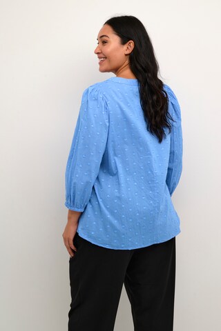 KAFFE CURVE Bluzka 'Jolana' w kolorze niebieski