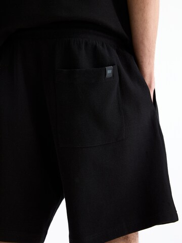 Pull&Bear Loosefit Shorts in Schwarz