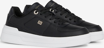 Baskets basses 'ESSENTIAL' TOMMY HILFIGER en noir