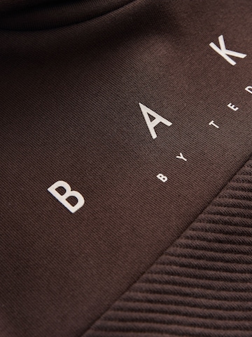 Baker by Ted Baker Collegepaita värissä ruskea