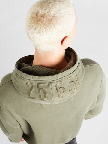 CAMP DAVID Sweatshirt in Groen