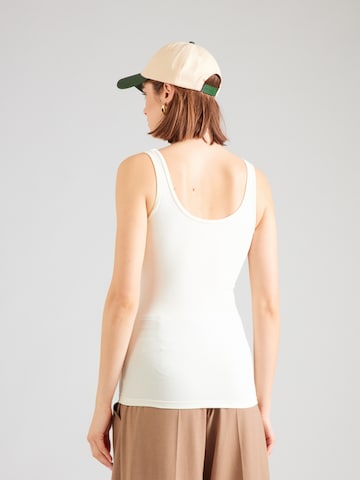 Mavi Τοπ σε καφέ