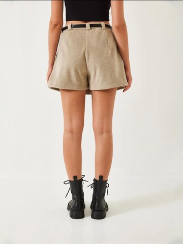 Bianco Lucci Skirt in Beige