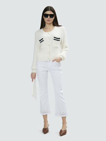 Cardigan ' Fluffly' Influencer en blanc