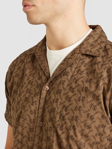 JACK & JONES Regular Fit Hemd 'JPRBLUEDAN' in Braun