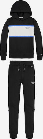 Set de la Calvin Klein Jeans pe negru: față