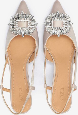 Kazar Pumps in Beige