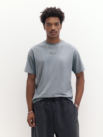 Pull&Bear T-shirt i blå: framsida