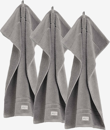 GANT Towel in Grey: front