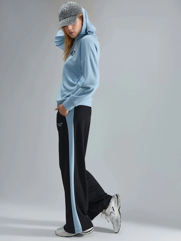 Hiccup Sweat suit in Blue