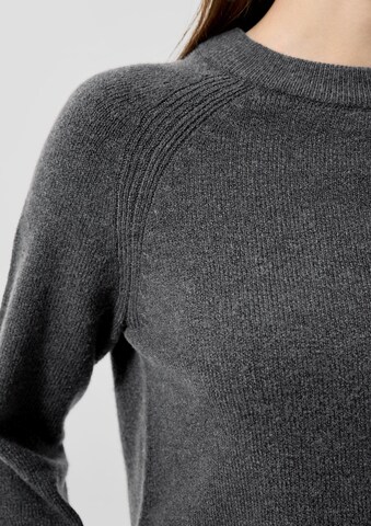 QS Sweater in Grey: front