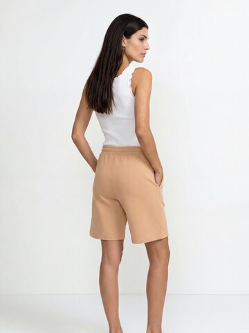 Rich & Royal Regular Shorts in Orange