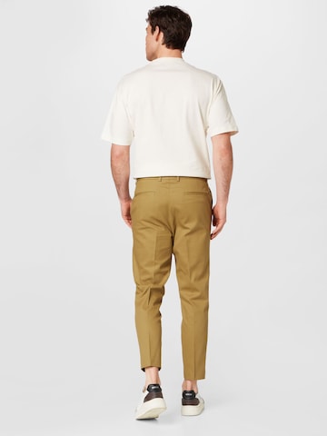 BURTON MENSWEAR LONDON Slim fit Pleat-front trousers in Brown