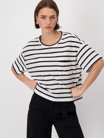 Pull-over monari en noir : devant