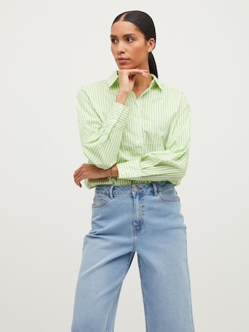 VILA Blouse 'Nicoline' in Green: front