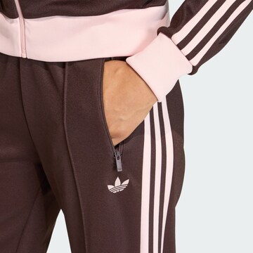 ADIDAS ORIGINALS - regular Pantalón 'Classic' en marrón