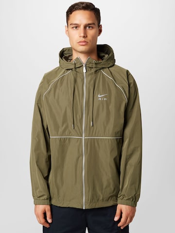 Veste mi-saison Nike Sportswear en vert : devant