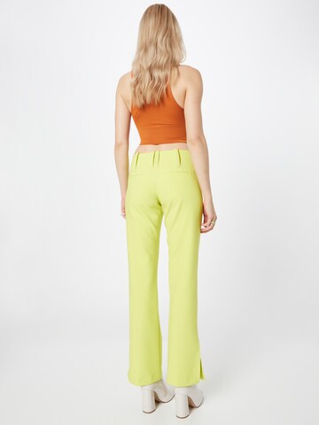 Regular Pantalon à plis River Island en jaune