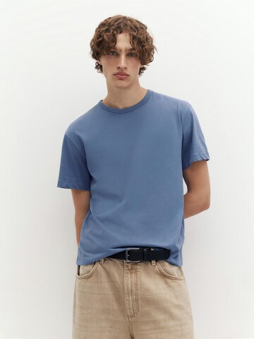 Pull&Bear Shirt in Blue: front