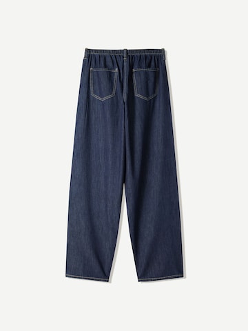 Bershka Loosefit Jeans in Blau