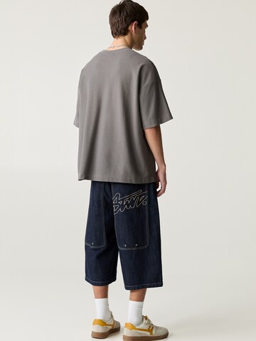Tricou de la Pull&Bear pe gri