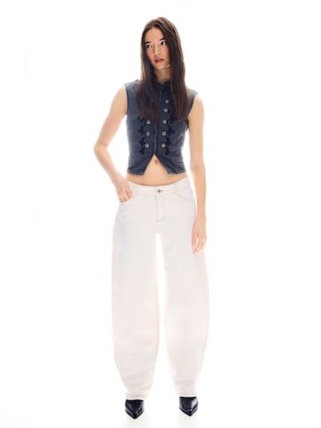 BershkaBarrel Traperice - bež boja