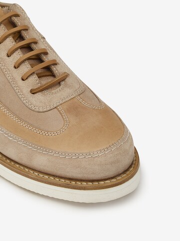 Slip on 'Deportivo Cordones' LOTTUSSE en beige