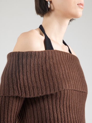 Abercrombie & Fitch Sveter - Hnedá