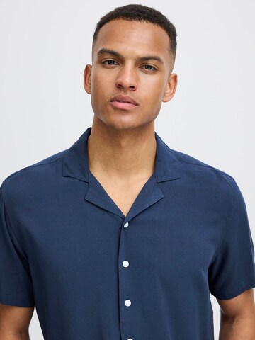 Coupe regular Chemise BLEND en bleu