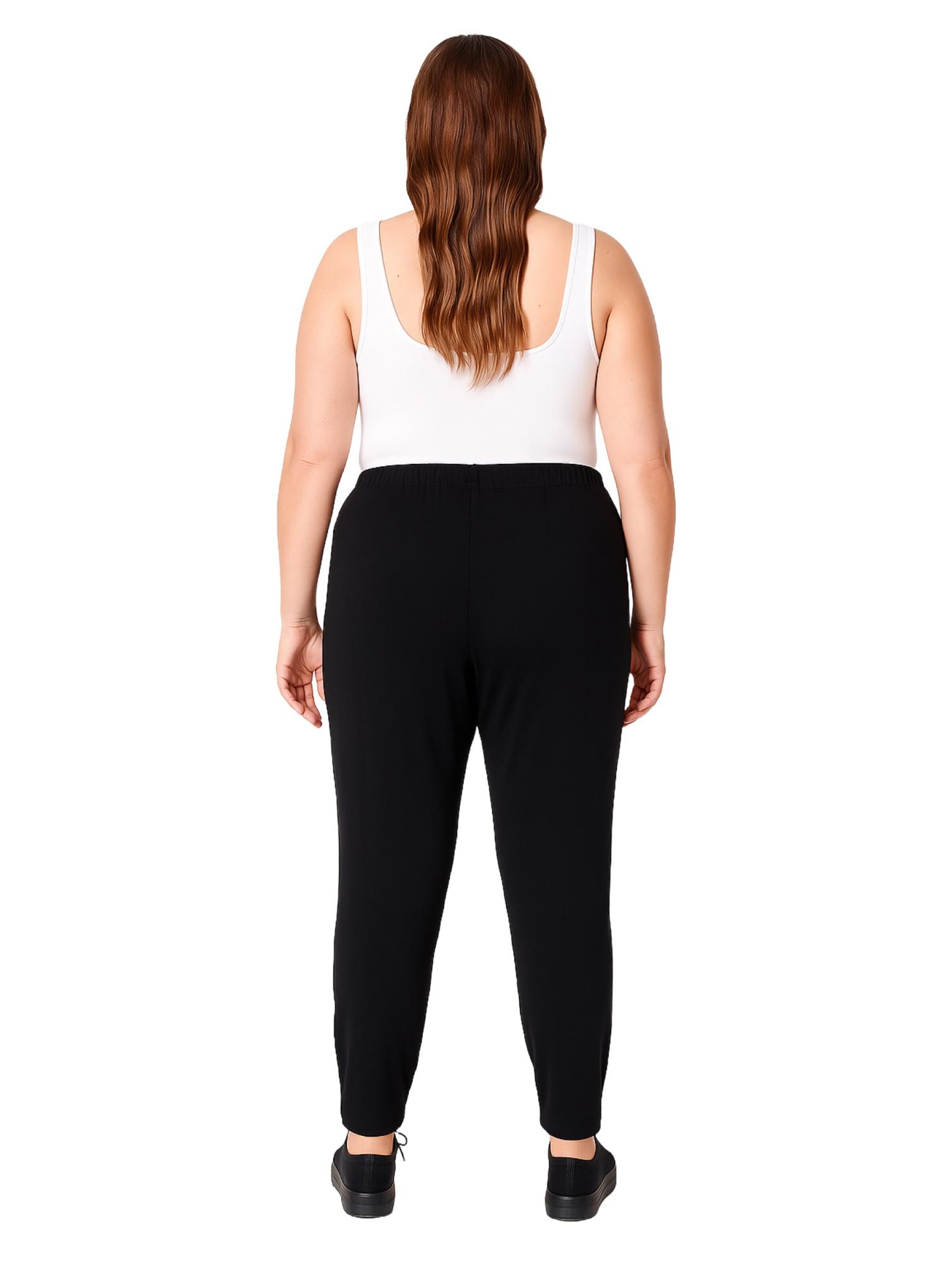 Shape Of You Tapered Hose in Schwarz