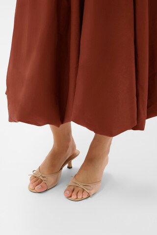 Kaffe Jurk 'KAKirsten' in Bruin