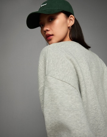 Bershka Суичър в сиво