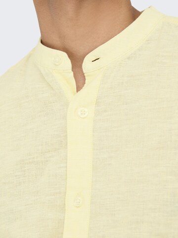 Coupe slim Chemise 'Caiden' Only & Sons en jaune