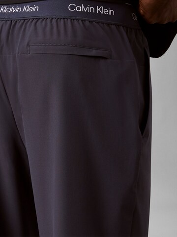 Calvin Klein Sport Tapered Sporthose in Blau