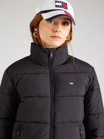 Veste mi-saison 'Essential' Tommy Jeans en noir