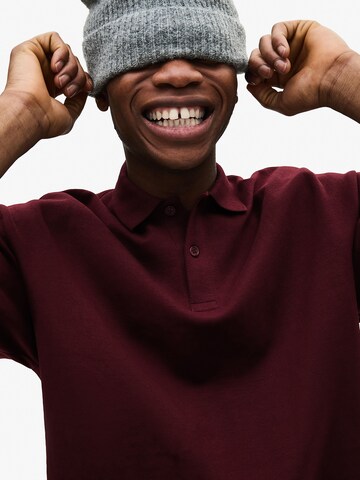 BershkaMajica 'INTERLOCK' - crvena boja