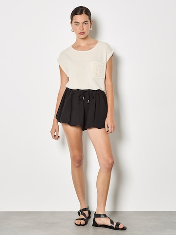 Haut ' ' Apricot en beige