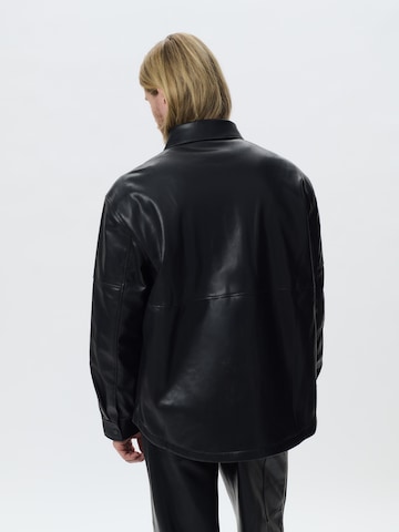KARIA by Loris Karius Φθινοπωρινό και ανοιξιάτικο μπουφάν σε μαύρο