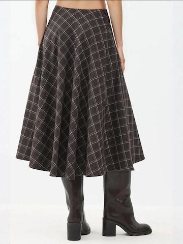 Hiccup - Saia em castanho