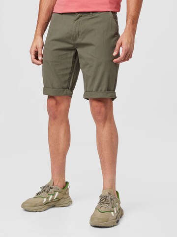 QS Regular Chino trousers in Green: front