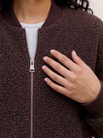 VERO MODA Between-season jacket 'KARLA' in Brown