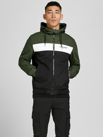 Geacă de primăvară-toamnă 'Rush' de la JACK & JONES pe verde: față