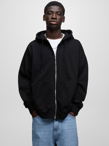 Pull&Bear Zip-Up Hoodie in Black: front